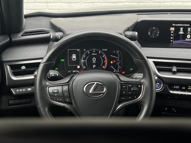 Lexus Ux 250h Preference Line | Leder | Camera | Carplay | 18 inch | Dodehoek