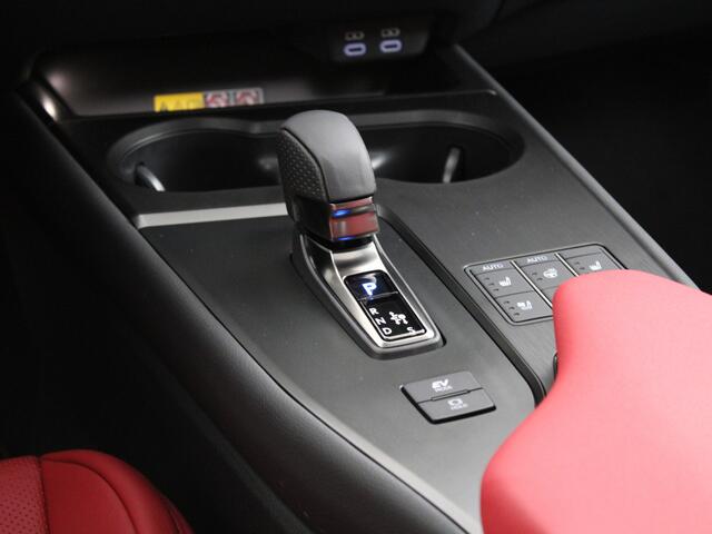 Lexus Ux 300h F SPORT Line | 360 Camera | Leder | LM velgen | Schuif/kanteldak | Parkeersensoren |