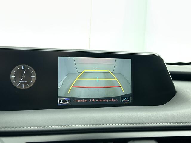 Lexus Ux 250h Business Line | Stoelverwarming | Stuurverwarming | Parkeersensoren |