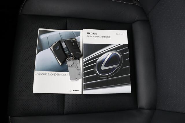 Lexus Ux 250h Luxury Line | Dealeronderhouden | Schuif-/kanteldak | Stoelverwarming | Lederen bekleding