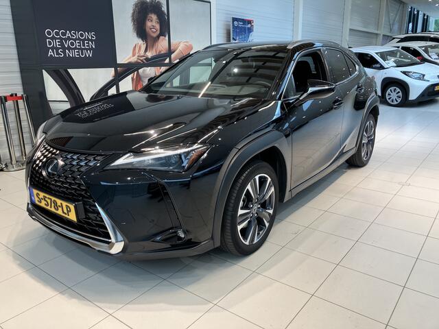 Lexus Ux 250h Business Line | Fabrieksnavigatie | Parkeersensoren voor - en achter |