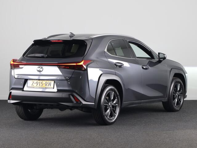 Lexus Ux 250h Luxury Line *DEMO* | Ivoor Leder Interieur + Stoelverwarming |