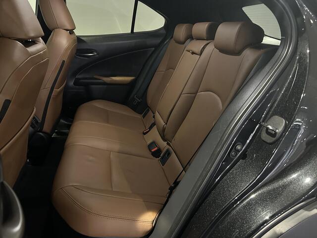 Lexus Ux 250h Preference Line | Leder | AppleCarplay/AndroidAuto | Achteruitrijcamera