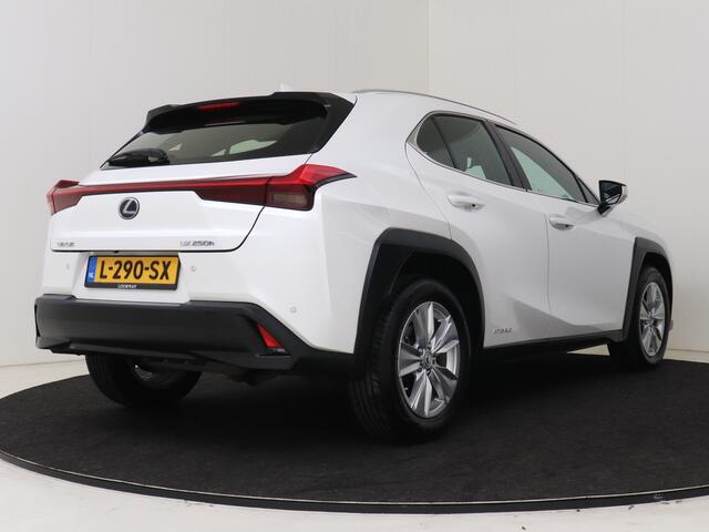 Lexus Ux 250h Business Line | Parkeersensoren | Navigatie | Apple Carplay & Android Auto |