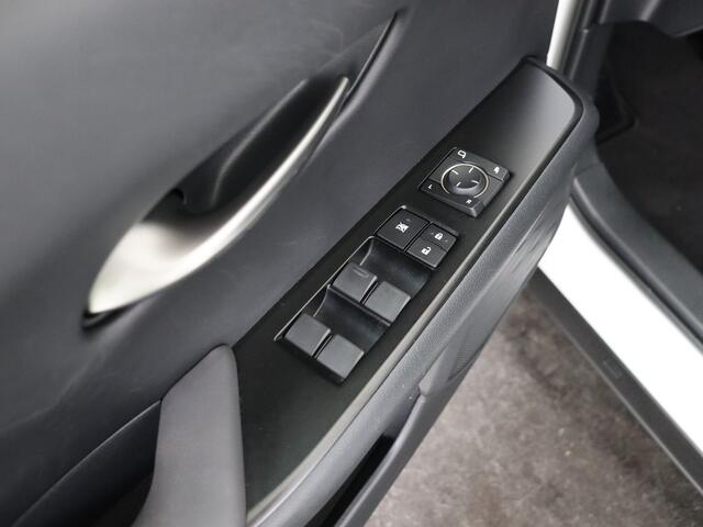 Lexus Ux 250h Business Line | Parkeersensoren | Navigatie | Apple Carplay & Android Auto |