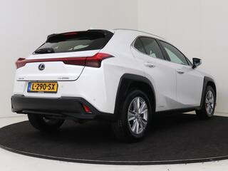 lexus-ux-250h-business-line--parke