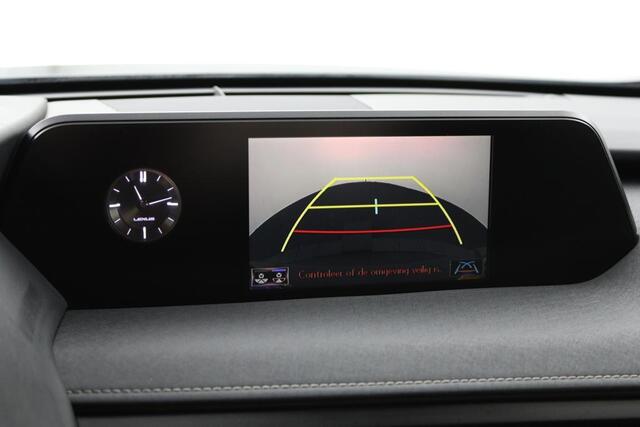 Lexus Ux 300e Business 54 kWh | 315km WLTP | Elektrisch verstelbare stoelen | Achteruitrijcamera | Apple Carplay