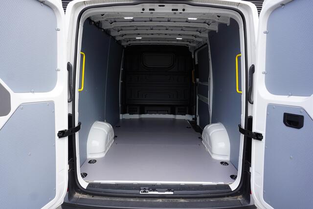 MAN TGE 3.140 | L3H2 | App-Connect | Cruise | Camera | Trekhaak | 270 Graden Deuren