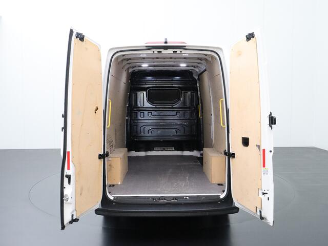 MAN TGE 2.0TDI 140PK DSG Automaat L3H3 | Multimedia | Camera | Airco | Cruise | 3-Persoons | Betimmering