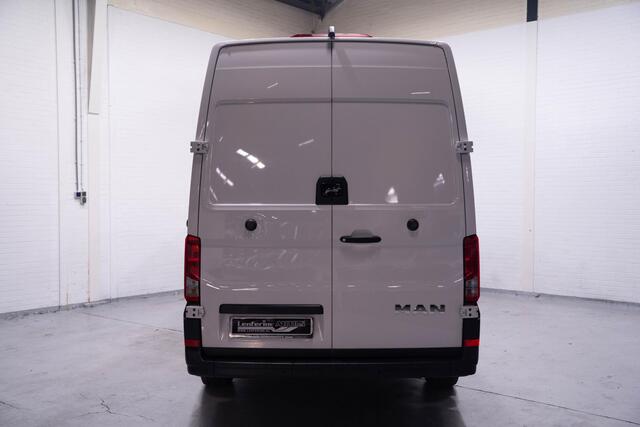 MAN TGE 2.0 TDI 140 pk L4H3 Airco, Adapt. Cruise Apple Carplay, Camera, Laadruimte pakket, PDC V+A, 3-Zits