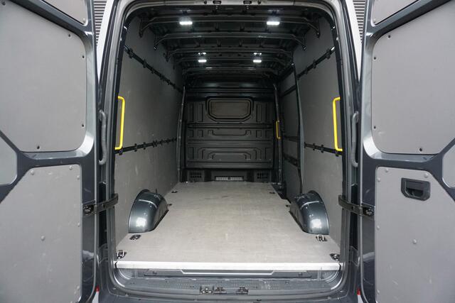 MAN TGE 3.160 | AUT | RWD 3,5T Trekgewicht | App-Connect | Camera | Cruise | Stoel- en Voorruitverwarming