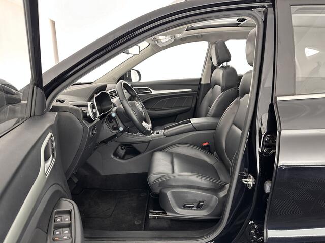 MG ZS EV Luxury 45 kWh (INCL-BTW) *PANO | VOLLEDER | KEYLESS | NAVI-FULLMAP | ADAPTIVE-CRUISE | CAMERA | APP-CONNECT | DAB | LANE-ASSIST | SPORT-SEATS | 17"ALU*