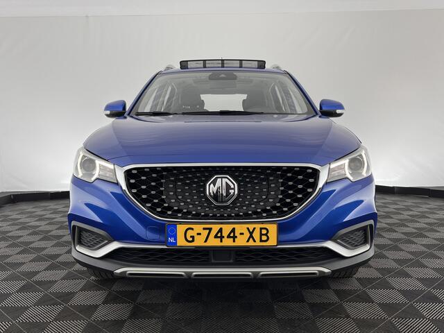 MG ZS MG EV Luxury 45 kWh (INCL-BTW) *PANO | FULL-LEATHER | CCS-FASTLOADER | KEYLESS | NAVI-FULLMAP | ADAPTIVE-CRUISE | CAMERA | HEATED-SPORT-SEATS | CARPLAY | BLINDSPOT | DAB | LANE-ASSIST | 17"ALU*