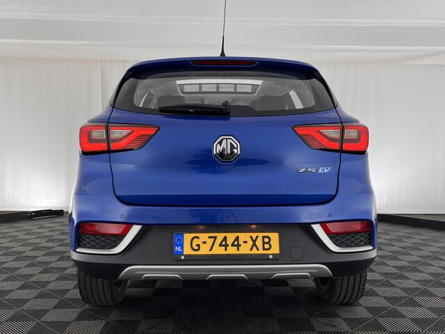 MG ZS MG EV Luxury 45 kWh (INCL-BTW) *PANO | FULL-LEATHER | CCS-FASTLOADER | KEYLESS | NAVI-FULLMAP | ADAPTIVE-CRUISE | CAMERA | HEATED-SPORT-SEATS | CARPLAY | BLINDSPOT | DAB | LANE-ASSIST | 17"ALU*