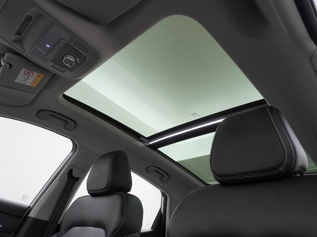 MG ZS MG EV Luxury 45kWh Leer+elektr. Pano-dak Adaptive-Cr. Camera Navi Airco Apple Carplay Android Auto Stoelverwarming Lmv 17" DAB+ MG Pilot Lane Assist Bluetooth Led 1e Eigenaar Origineel Nederlandse Auto