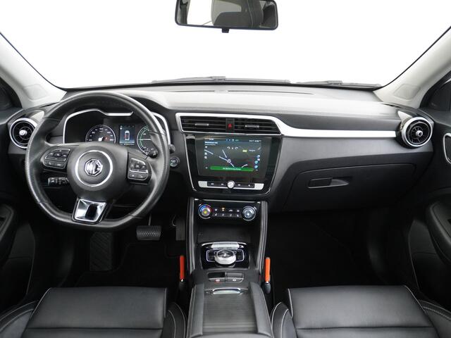 MG ZS MG EV Luxury 45kWh Leer+elektr. Pano-dak Adaptive-Cr. Camera Navi Airco Apple Carplay Android Auto Stoelverwarming Lmv 17" DAB+ MG Pilot Lane Assist Bluetooth Led 1e Eigenaar Origineel Nederlandse Auto