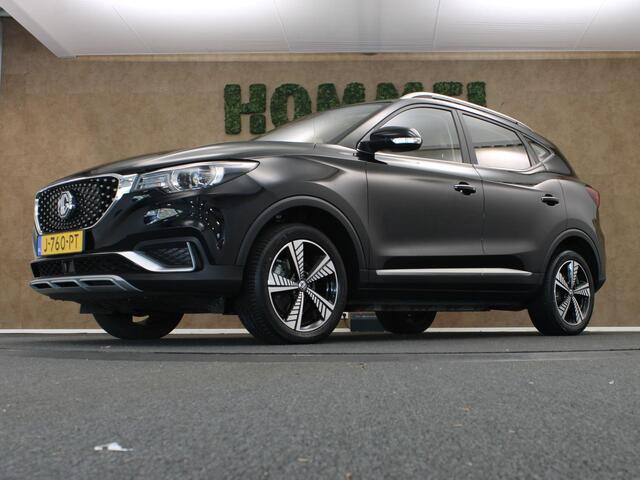 MG ZS EV Luxury 45 kWh - ORIGINEEL NEDERLANDSE AUTO - SOH 92.6%! - ELEKTRISCH PANORAMADAK - LEDEREN BEKLEDING - CRUISE CONTROL ADAPTIEF - KEYLESS ENTRY & START - DODEHOEKDETECTIE - ACHTERUITRIJCAMERA - VOORSTOELEN VERWARMD - ELEKTRISCH VERSTELBARE BESTUURDERSS