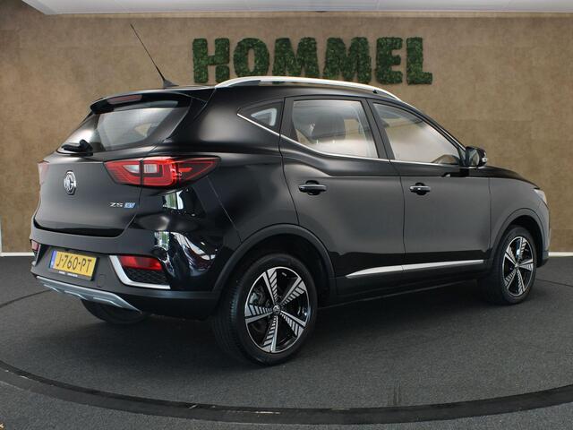 MG ZS EV Luxury 45 kWh - ORIGINEEL NEDERLANDSE AUTO - SOH 92.6%! - ELEKTRISCH PANORAMADAK - LEDEREN BEKLEDING - CRUISE CONTROL ADAPTIEF - KEYLESS ENTRY & START - DODEHOEKDETECTIE - ACHTERUITRIJCAMERA - VOORSTOELEN VERWARMD - ELEKTRISCH VERSTELBARE BESTUURDERSS