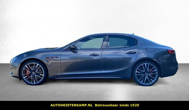 Maserati GHIBLI 3.8 V8 Trofeo 581 PK ACC Schuifdak Carbon 360 Camera Stoelkoeling