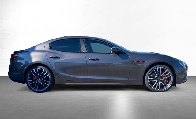 Maserati GHIBLI 3.8 V8 Trofeo 581 PK ACC Schuifdak Carbon 360 Camera Stoelkoeling