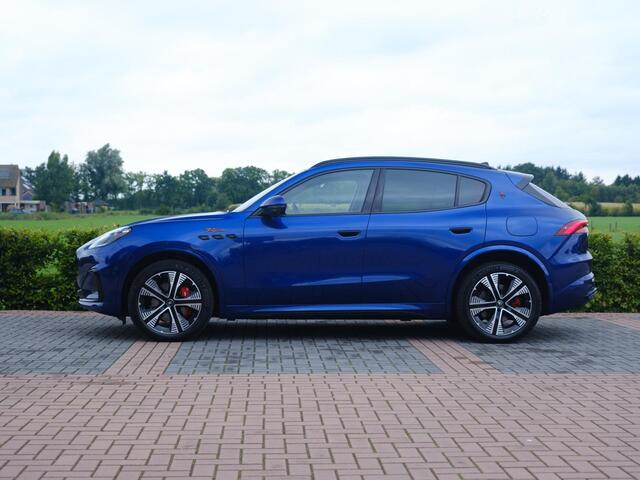 Maserati Grecale AWD Folgore 105kWh | Volleder | Sonus Faber Surround | 360cam | HUD | Panoramadak | Adap Cruise | Elek klep | 4-zone ECC | Carbon | Achterbankverwarming | Elek Garagedeur opener