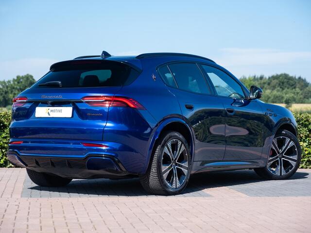 Maserati Grecale AWD Folgore 105kWh | Volleder | Sonus Faber Surround | 360cam | HUD | Panoramadak | Adap Cruise | Elek klep | 4-zone ECC | Carbon | Achterbankverwarming | Elek Garagedeur opener