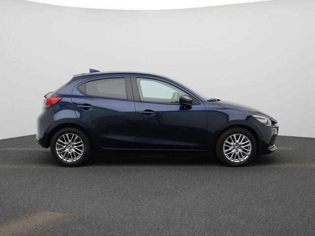 Mazda 2 1.5 90Pk Skyactiv-G Signature | Navigatie | Climate Control | Cruise Control Adaptief | Stoel- en Stuurwiel Verwarming | Apple Carplay/Android Auto | Lichtmetalen Velgen | Head-up Display | Parkeersensoren rondom incl. Camera | Keyless | Bekleding Leder/