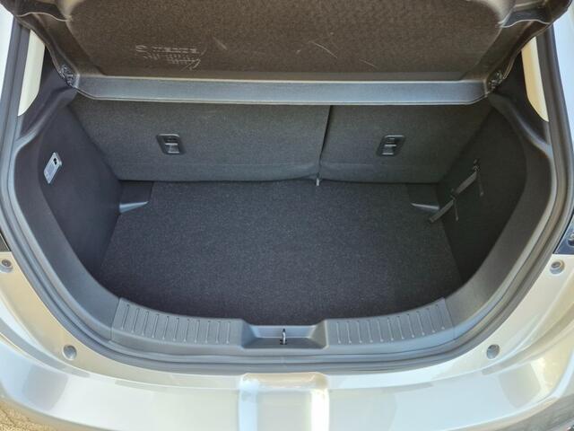 Mazda 2 SKYACTIV-G 90 LUXURY / Carplay