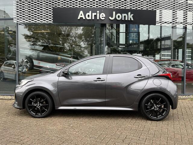 Mazda 2 Hybrid 1.5 Homura Plus AUTOMAAT | STOEL- EN STUURVERWARMING | PARKEERSENSOREN V+A | ACHTERUITRIJCAMERA | DODEHOEKDETECTIE | NAVIGATIE | CARPLAY | DRAADLOZE TELEFOONLADER | DIGITAAL DASHBOARD | KEYLESS |