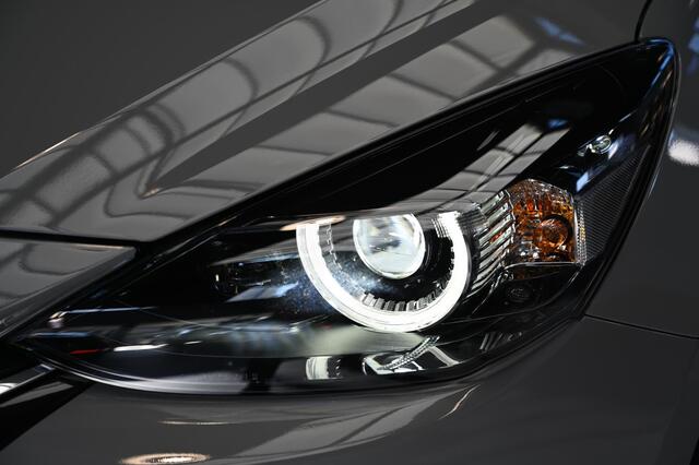 Mazda 2 e-SkyActiv-G 90 6MT Homura Aka met DA pack *Trekhaak* *Dealeronderhouden*