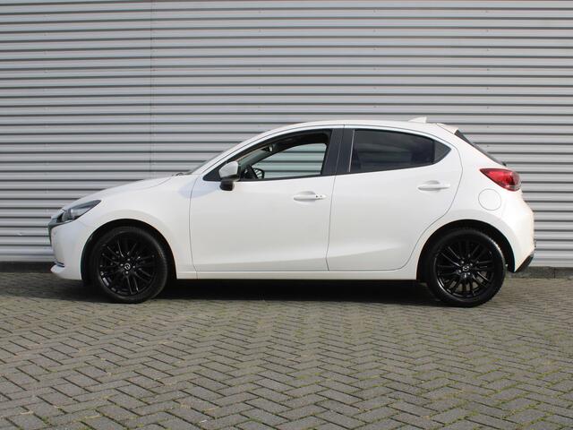 Mazda 2 1.5 Skyactiv-G Luxury | Trekhaak | Camera | Stuur-/stoelverwarming | Navi | 16" LM | Clima | HUD | LED | Dodehoek detectie |