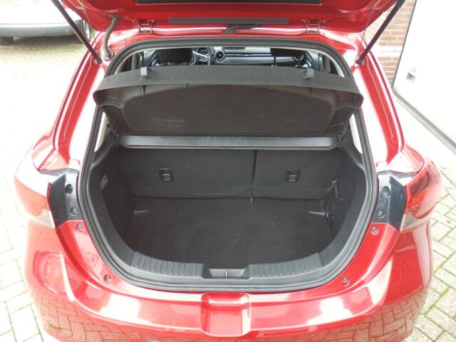 Mazda 2 1.5 SKYACT-G LUXURY / automaat / 16 inch alu / Head-up display