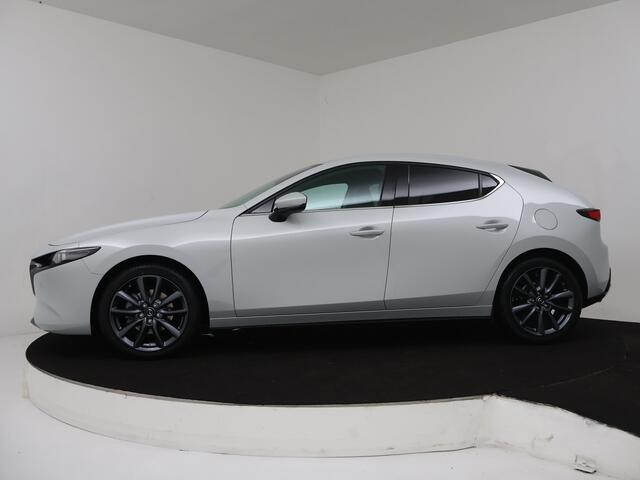 Mazda 3 2.5 e-SkyActiv-G M Hybrid 140 Takumi DEMO | Navigatie | Voorstoelen verwarmd | Stuurwiel verwarmd |