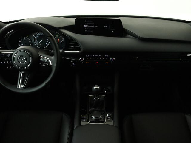 Mazda 3 2.5 e-SkyActiv-G M Hybrid 140 Takumi DEMO | Navigatie | Voorstoelen verwarmd | Stuurwiel verwarmd |