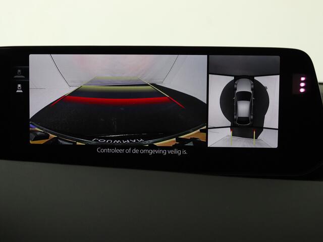 Mazda 3 2.5 e-SkyActiv-G M Hybrid 140 Takumi DEMO | Navigatie | Voorstoelen verwarmd | Stuurwiel verwarmd |