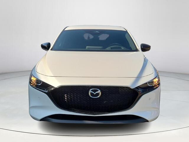 Mazda 3 2.5 e-SkyActiv-G M Hybrid 140 Homura | Navigatie systeem | Lichtmetalen velgen | Achteruitrijcamera |