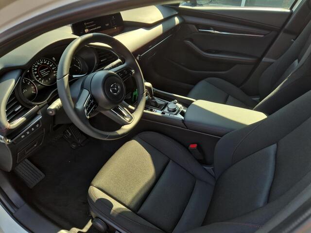 Mazda 3 2.5 e-SkyActiv-G M Hybrid 140 Homura | Navigatie systeem | Lichtmetalen velgen | Achteruitrijcamera |