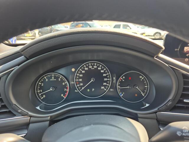 Mazda 3 2.5 e-SkyActiv-G M Hybrid 140 Homura | Navigatie systeem | Lichtmetalen velgen | Achteruitrijcamera |