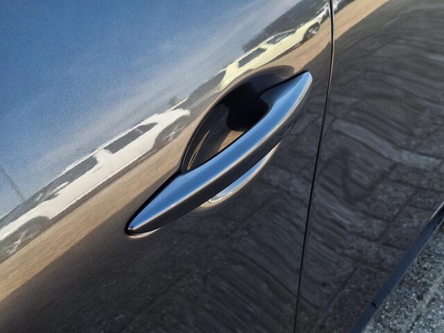 Mazda 3 2.5 e-SkyActiv-G M Hybrid 140 Exclusive-line | 360 Camera | Bose | Dodehoeksensoren | Draadloze Applecarplay en Android Auto | Full LED | Adaptief grootlicht | Adaptieve Cruise Control | Automaat | Stoel en stuurverwarming