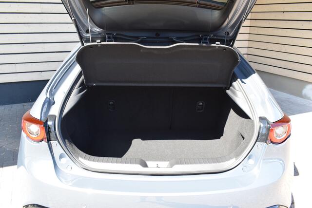 Mazda 3 2.5 e-SkyActiv-G M Hybrid 140 Homura - Nu met ¤ 3.000,- Voorraad korting - Meerdere kleuren/uitvoeringen uit voorraad leverbaar