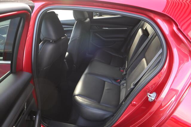 Mazda 3 2.0 SkyActiv-G Luxury + i-Activsense pakket