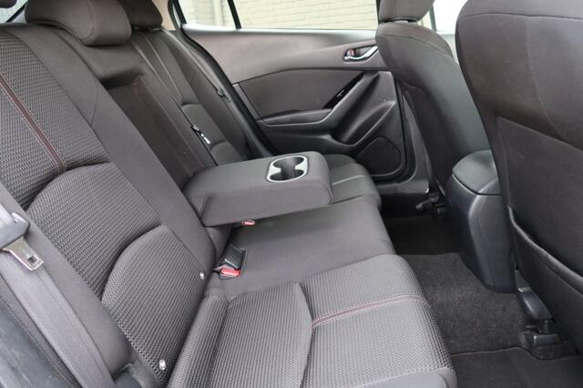 Mazda 3 2.0 S.A. 120 SKYLAESE, NAVI, 18 INCH, STOELVERWARMING ENZ...