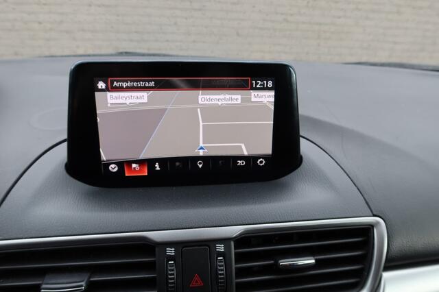 Mazda 3 2.0 S.A. 120 SKYLAESE, NAVI, 18 INCH, STOELVERWARMING ENZ...