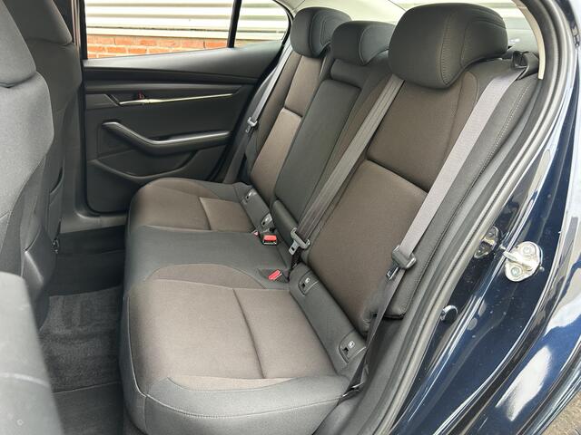 Mazda 3 2.0 e-SkyActiv-X M Hybrid 180 Comfort met Bose | Automaat | Head-up display | Navigatie |