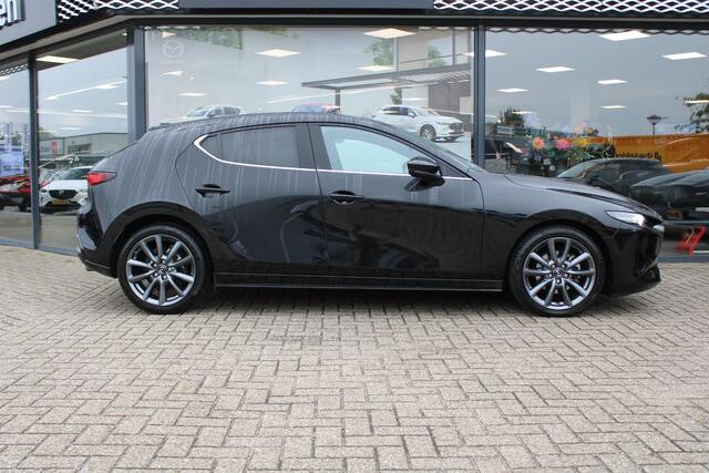 Mazda 3 2.0 e-SkyActiv-G M Hybrid 150 Sportive , Automaat, Leder, Camera, All Season, LMV 18 Inch, Stuur/Stoel Verwarming, Apple Carplay, Android Auto, Clima, Bose, Adap.Cruise, PDC, HUD, Bluetooth