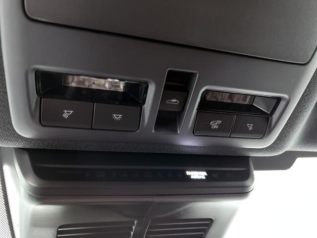 Mazda 3 2.0 e-SkyActiv-X M Hybrid 186 Takumi Sunroof Rood leer | Schuifdak | Bose