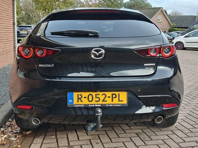 Mazda 3 2.0 SA-G Luxury, TREKHAAK / LEER / BOSE