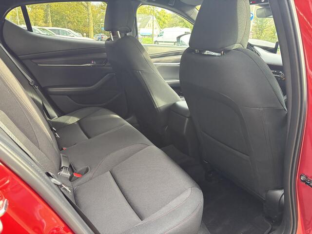 Mazda 3 2.5 e-SkyActiv-G M Hybrid 140 Homura Automaat, Navigatie, Apple Carplay/ Android Auto, Head-up, Cruise Controle Add, A.Rij-Camera, Parkeerhulp v., Stoel verwarming