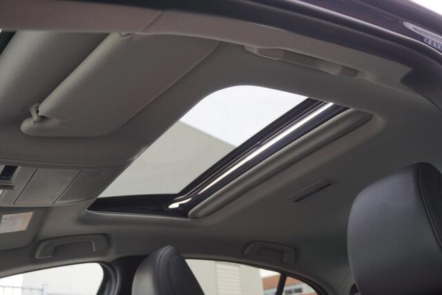 Mazda 3 2.0 e-SkyActiv-X M Hybrid 186PK Exclusive-line Leer/Automaat/Schuifdak.