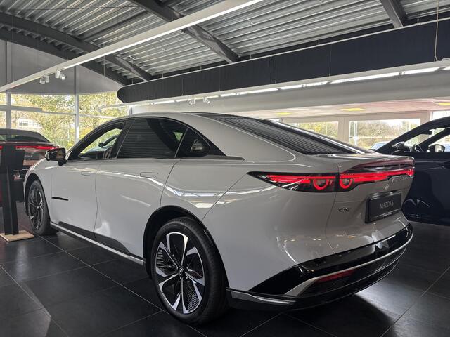 Mazda 6 6e Takumi Plus Long Range 80 kWh Leverbaar uit voorraad bijtelling 17% registeren 2025/ Diverse kleuren beschikbaar!